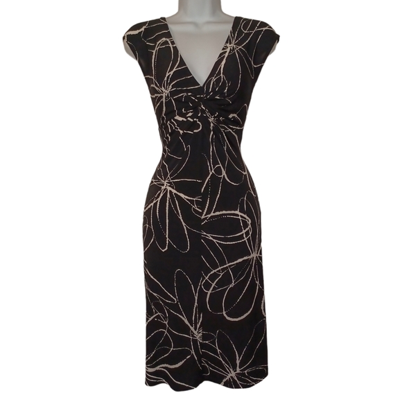 Lady Hathaway Dresses & Skirts - LADY HATHAWAY White Abstract Print Black Stretchy Front Twist Dress 4 (Small)